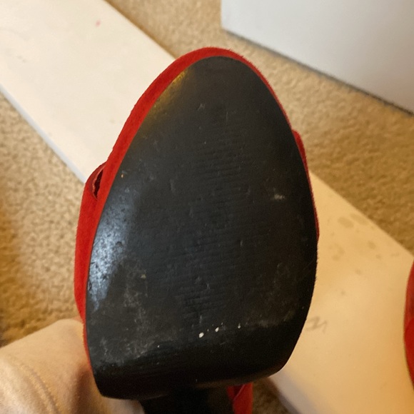 Fabulous red Steve Madden 5” heels - Picture 5 of 6
